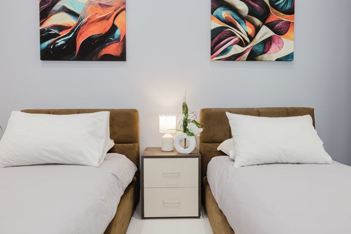 Image No.15-3 Bed Property for sale