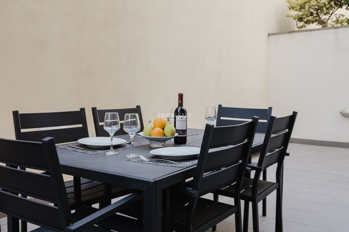 Image No.20-3 Bed Property for sale