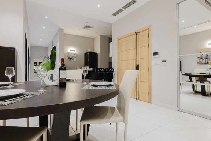 Image No.5-3 Bed Property for sale