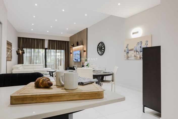 Image No.7-3 Bed Property for sale