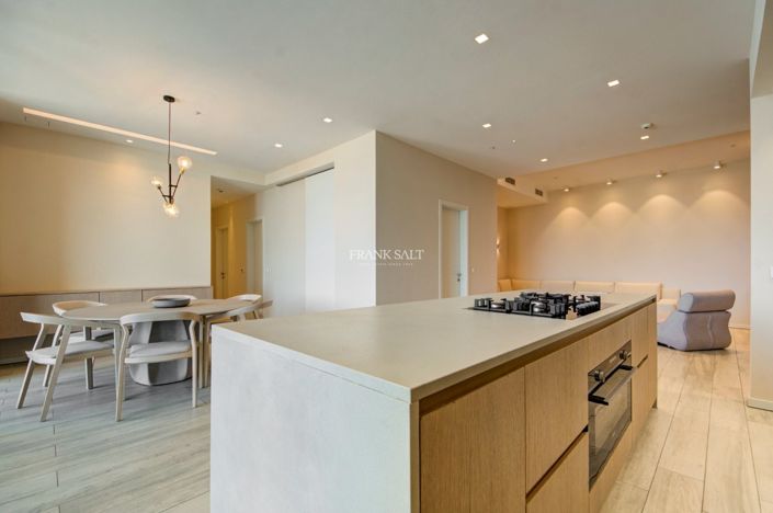 Image No.10-Propriété de 3 chambres à vendre à Malta