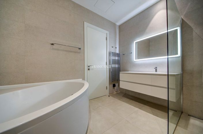 Image No.33-Propriété de 3 chambres à vendre à Malta