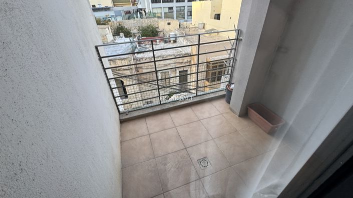 Image No.13-2 Bed Property for sale