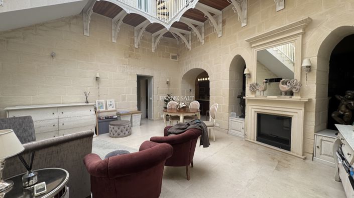 Image No.9-3 Bed Property for sale