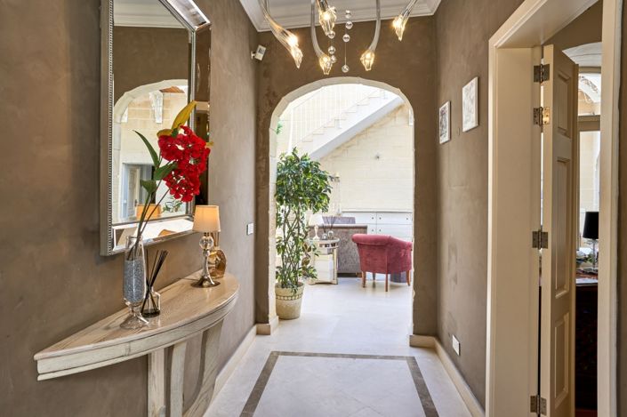 Image No.13-3 Bed Property for sale