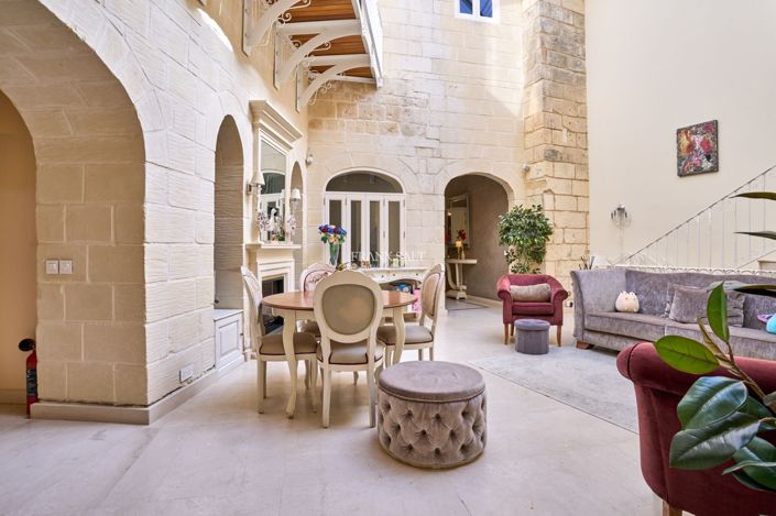 Image No.3-3 Bed Property for sale