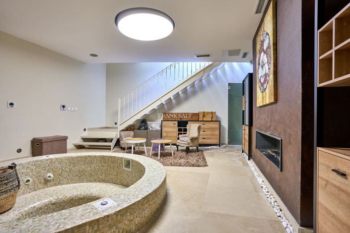 Image No.16-3 Bed Property for sale