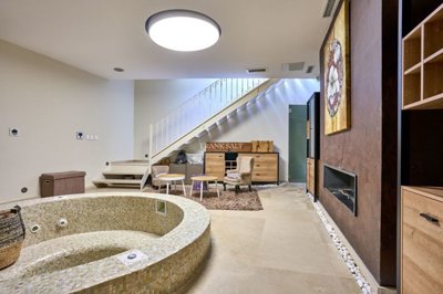 5040869a-17e4-4b13-b269-705cd74e7a68