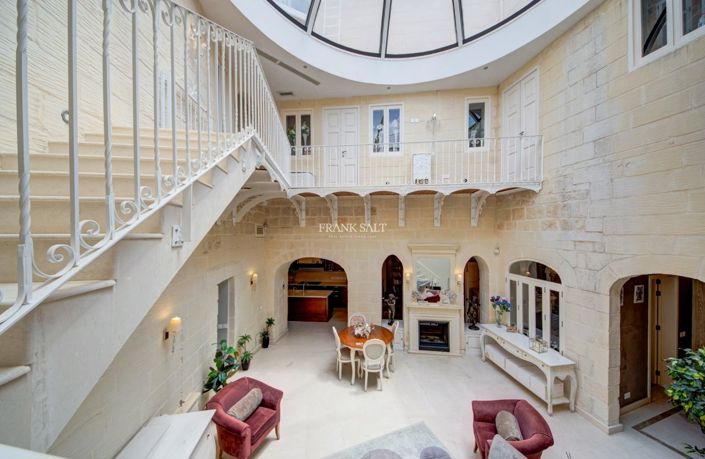 Image No.17-3 Bed Property for sale