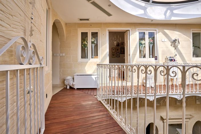 Image No.19-3 Bed Property for sale