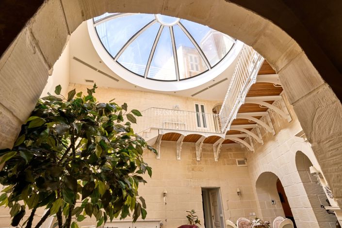 Image No.20-3 Bed Property for sale