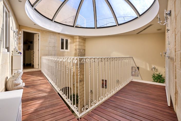 Image No.21-3 Bed Property for sale