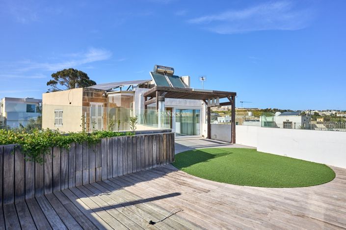 Image No.23-3 Bed Property for sale