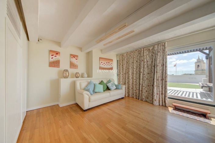 Image No.45-3 Bed Property for sale