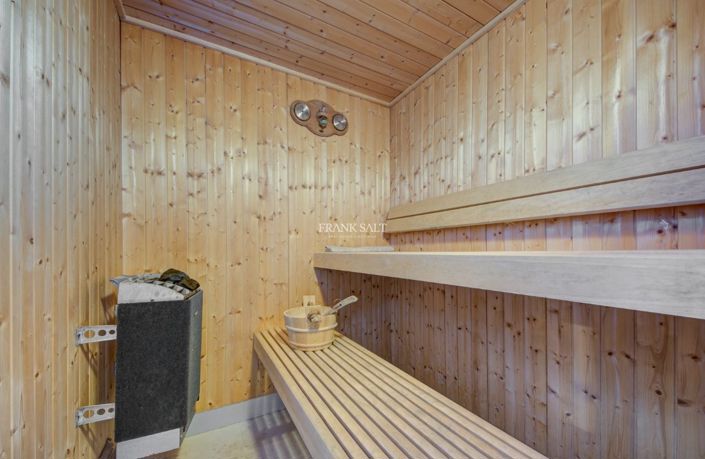 Image No.46-3 Bed Property for sale