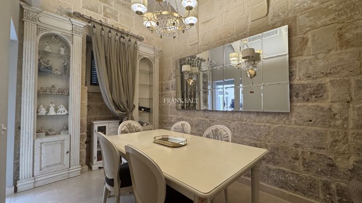 Image No.25-3 Bed Property for sale