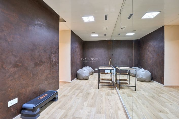 Image No.27-3 Bed Property for sale