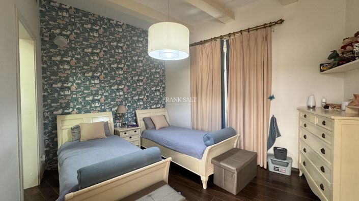 Image No.31-3 Bed Property for sale