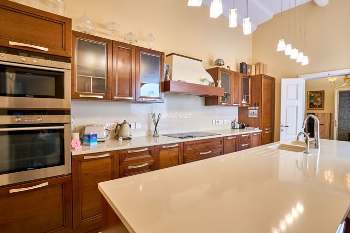 Image No.7-3 Bed Property for sale