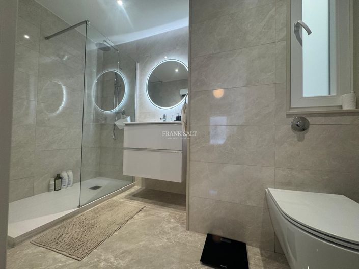 Image No.8-2 Bed Property for sale