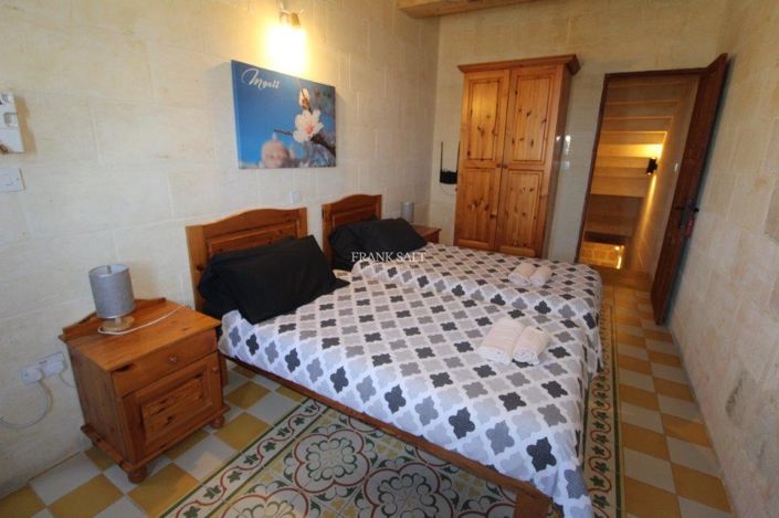 Image No.13-6 Bed Property for sale