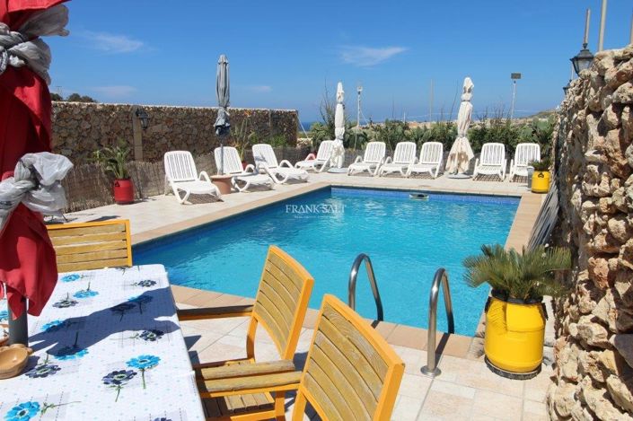 Image No.3-6 Bed Property for sale