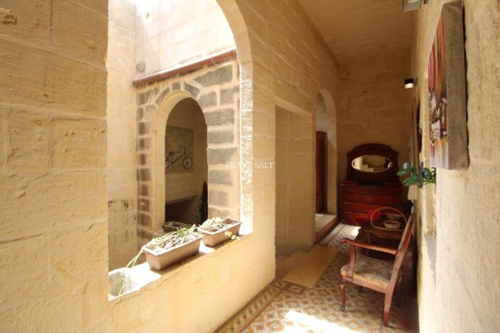 Image No.7-6 Bed Property for sale