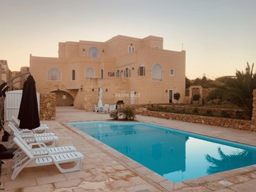 1 - Gharb, Property