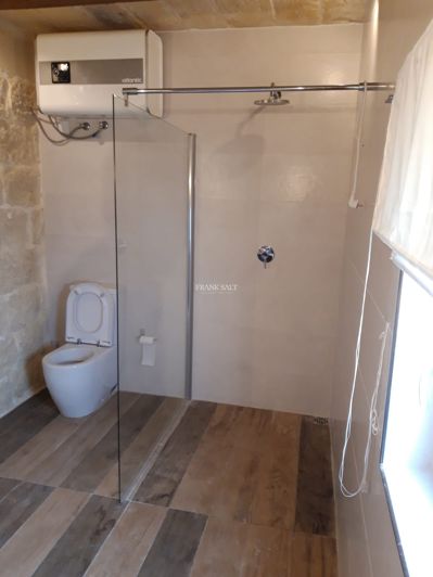 Image No.22-5 Bed Property for sale