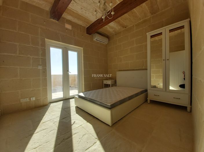 Image No.3-5 Bed Property for sale