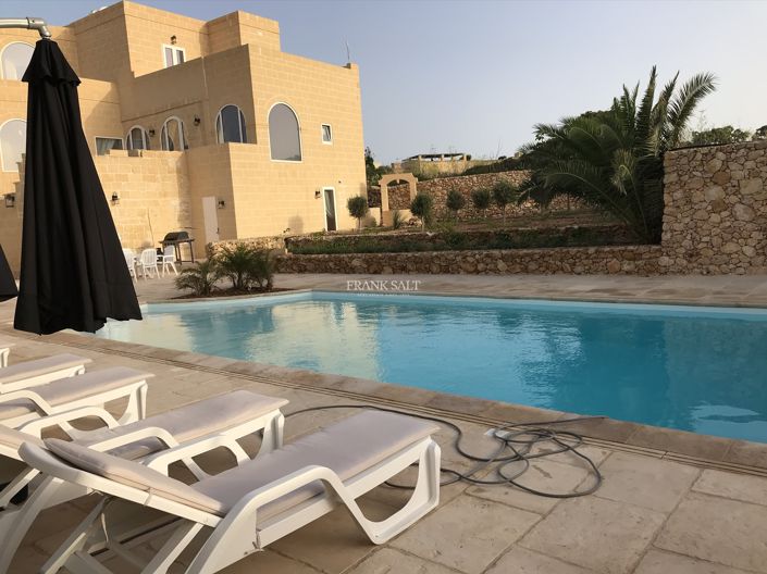 Image No.8-5 Bed Property for sale