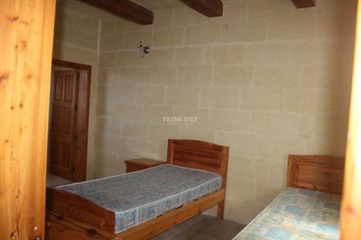 f114b075-7de9-4e5d-821d-7895692e0c2a