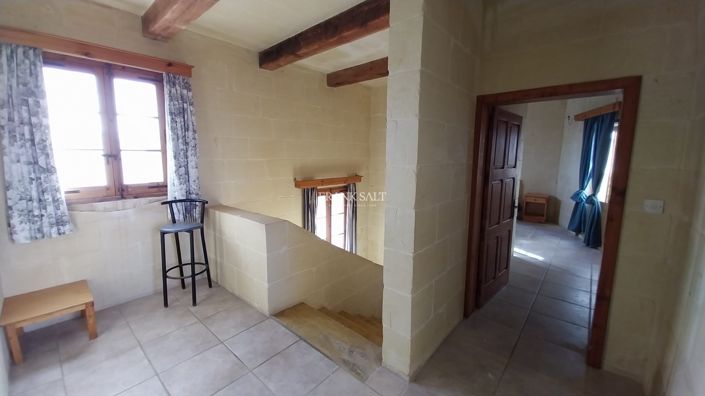 Image No.12-3 Bed Property for sale