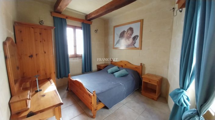 Image No.14-3 Bed Property for sale