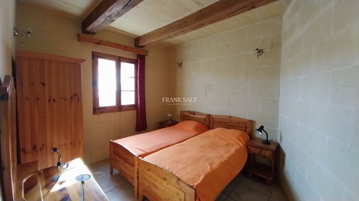 Image No.15-3 Bed Property for sale