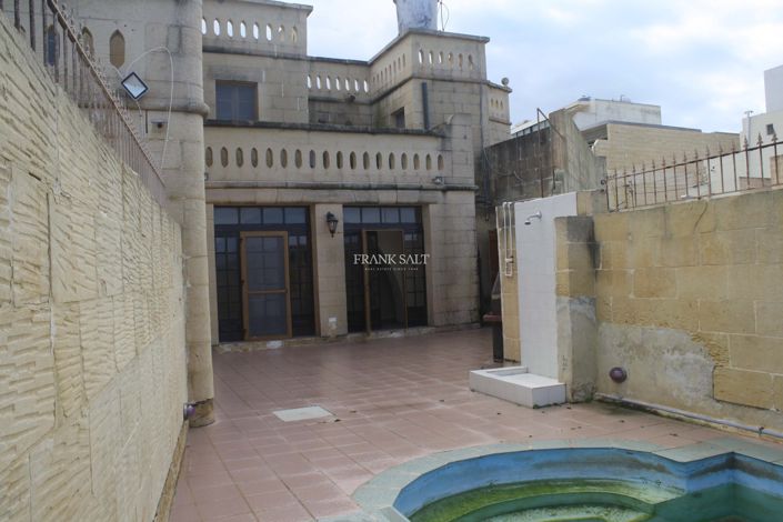 Image No.20-3 Bed Property for sale