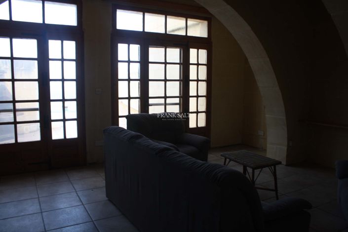 Image No.20-3 Bed Property for sale