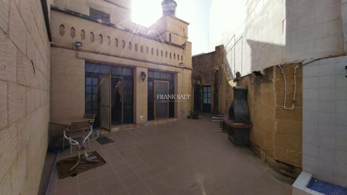 Image No.23-3 Bed Property for sale