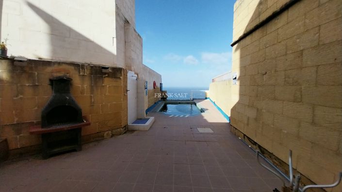 Image No.23-3 Bed Property for sale