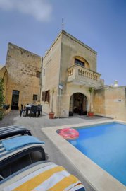 1 - San Lawrenz, Property