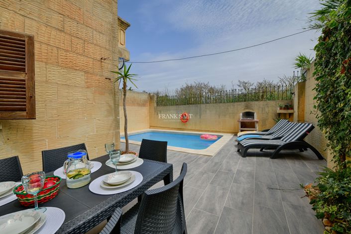 Image No.3-3 Bed Property for sale