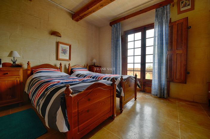 Image No.7-3 Bed Property for sale