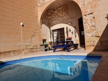 fe27e040-b40f-4cad-85e5-6cd5d9e6649e