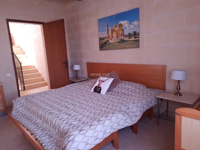 Image No.11-3 Bed Property for sale