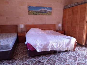 c46dd6a7-24c2-4f1d-81db-64f730173af9