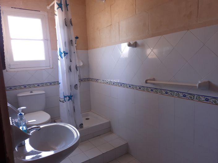 Image No.16-3 Bed Property for sale