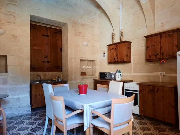 Image No.9-3 Bed Property for sale