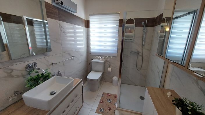 Image No.15-3 Bed Property for sale