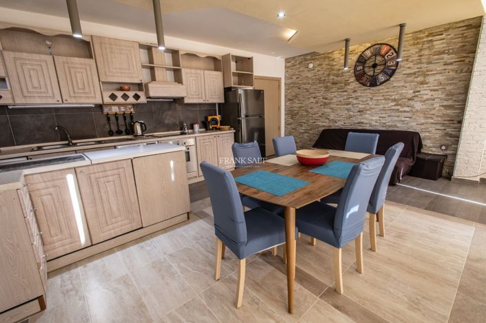 Image No.5-3 Bed Property for sale