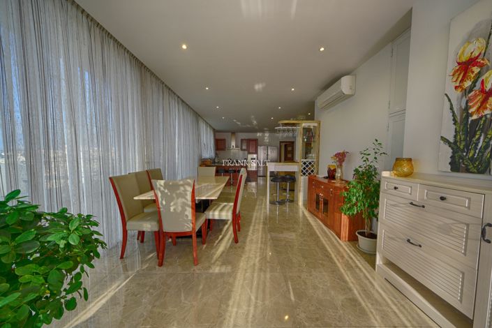 Image No.7-3 Bed Property for sale